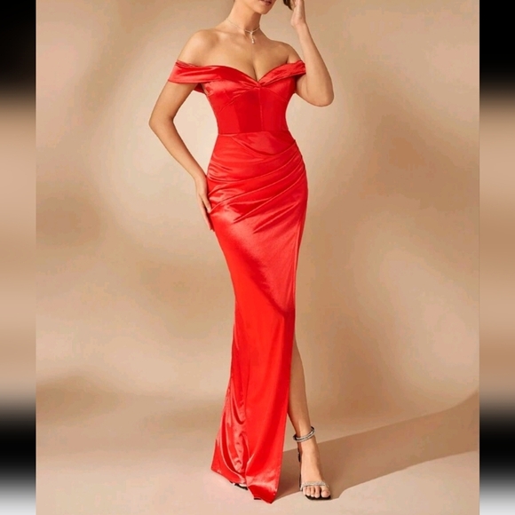 Off Shoulder Pleated Crossover Front Dress - Picture 5 of 5